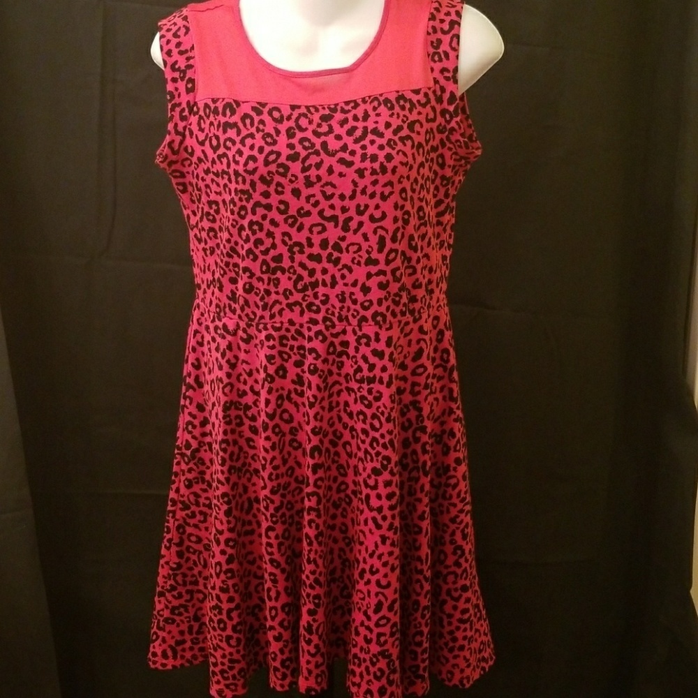Like new Guess leopard print sleeveless dress XL